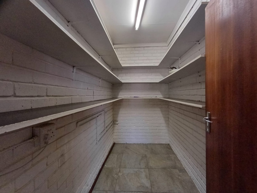 4 Bedroom Property for Sale in Flamwood North West